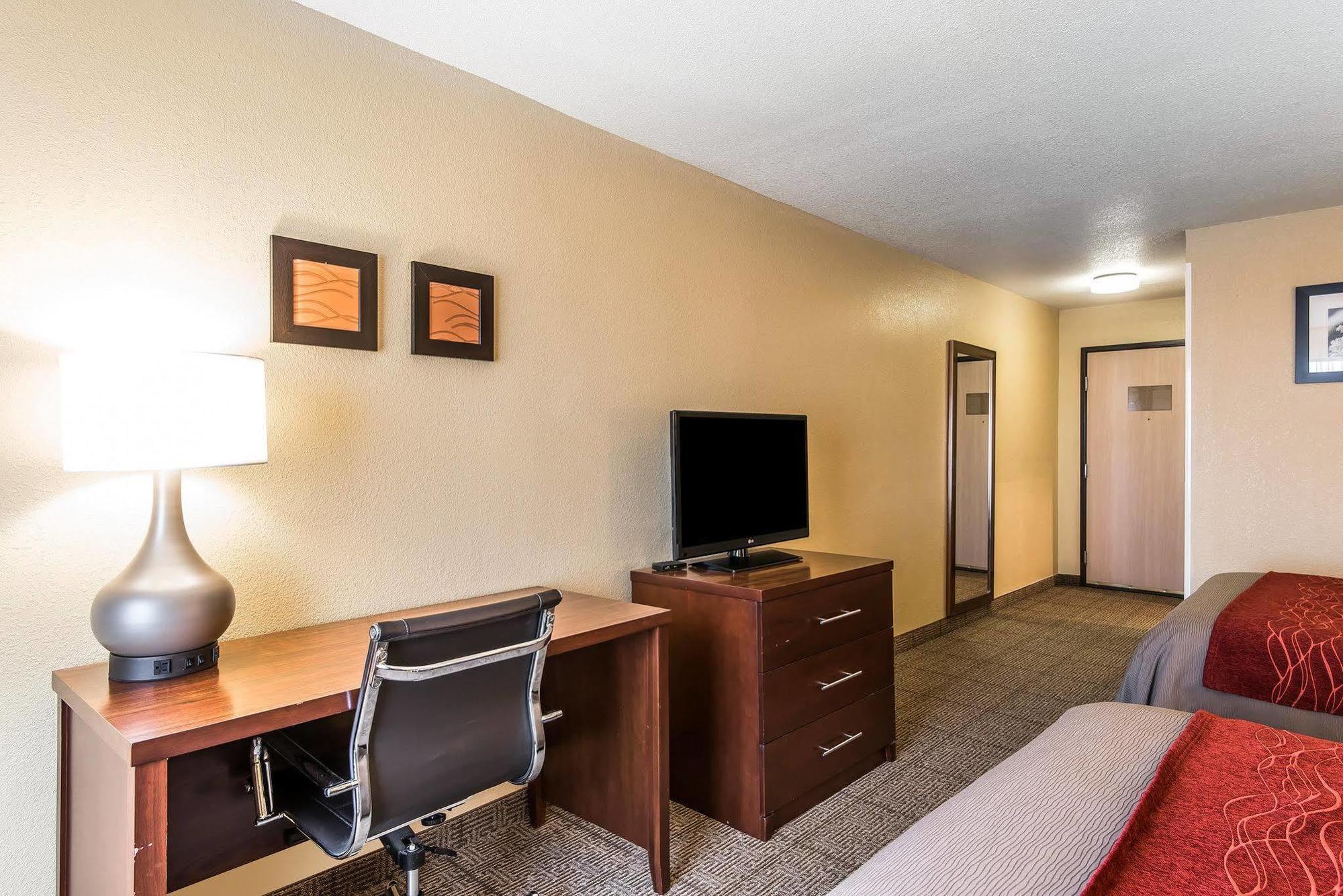 Quality Inn & Suites Bethany Zewnętrze zdjęcie